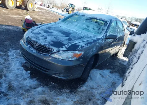 2004 Toyota Camry Le z USA, uszkodzony, nr VIN 4T1BE32K34U839144